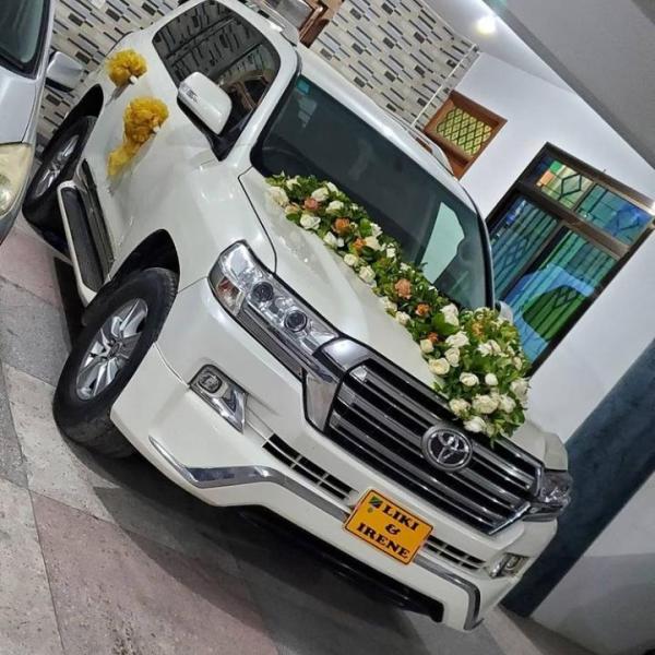 Toyota Land Cruiser VXR V8
